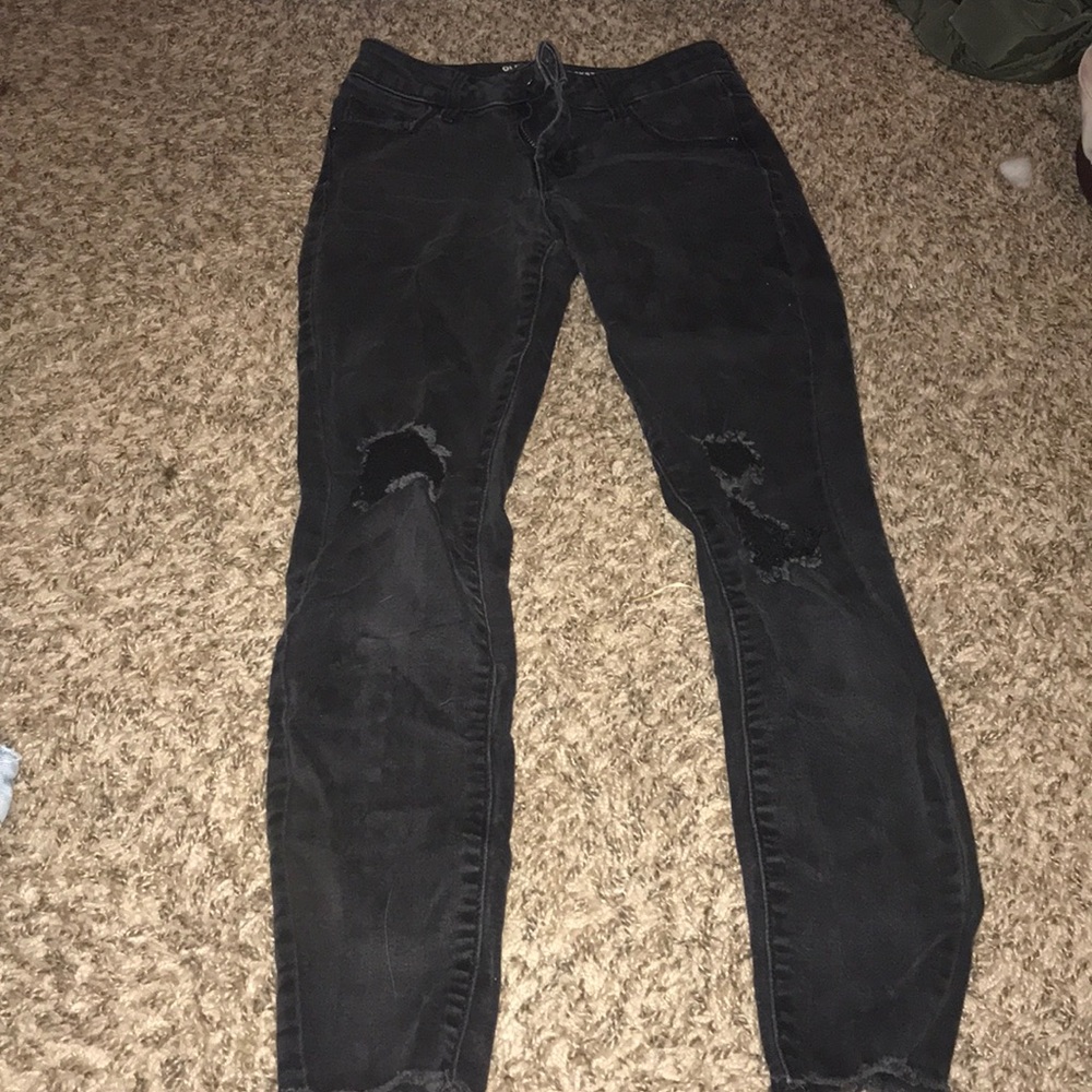 Mid rise old navy rockstar jeans.